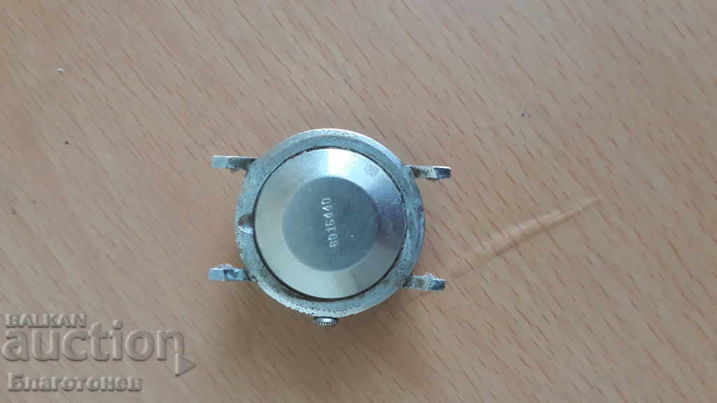 Old watch with price 15.00 BGN | € 7.67 Old watch with price 15.00 BGN | € 7.67