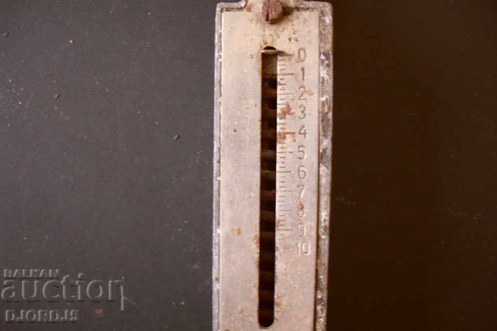 Auction Old hand weighing machine VMZ Sopot, 10 kg Auction Old hand weighing machine VMZ Sopot, 10 kg