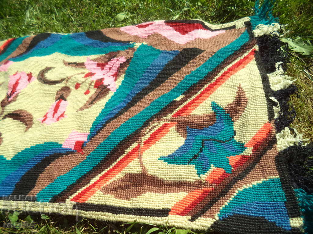 Licitație Covor țesut vechi de țesut Licitație Covor țesut vechi de țesut