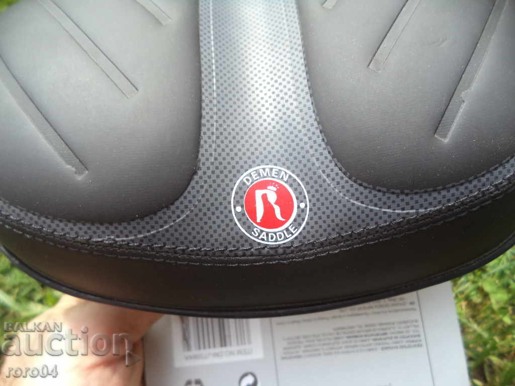 SEAT - Brand new - 5