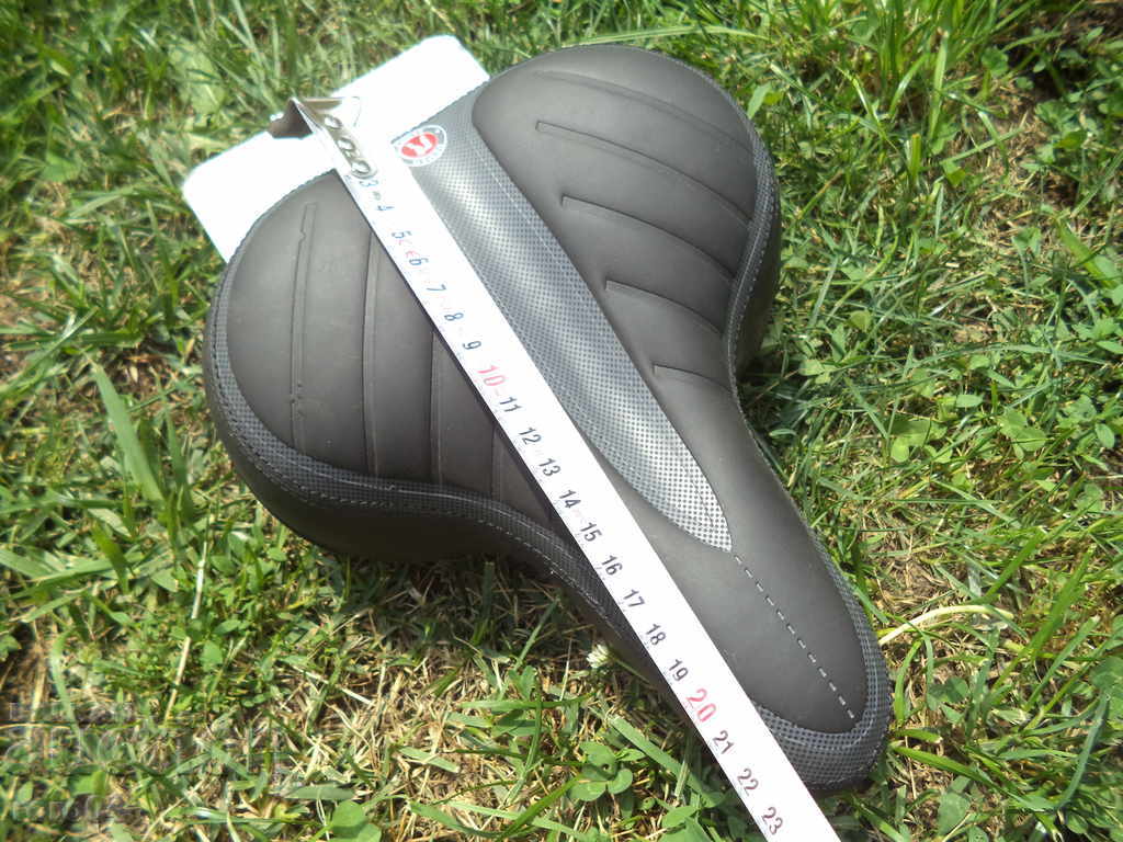 SEAT - Brand new - 6