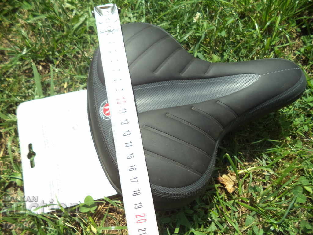 SEAT - Brand new - 7