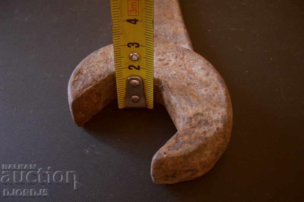 Auction  Old solid key