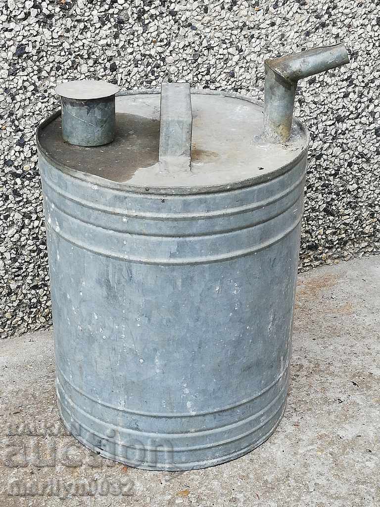 An old metal lady 40's of the twentieth century with price 20.00 BGN | € 10.23 An old metal lady 40's of the twentieth century with price 20.00 BGN | € 10.23