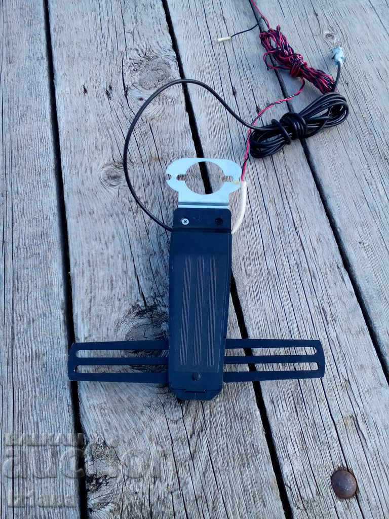 Delivery of Old car antenna Wave Delivery of Old car antenna Wave