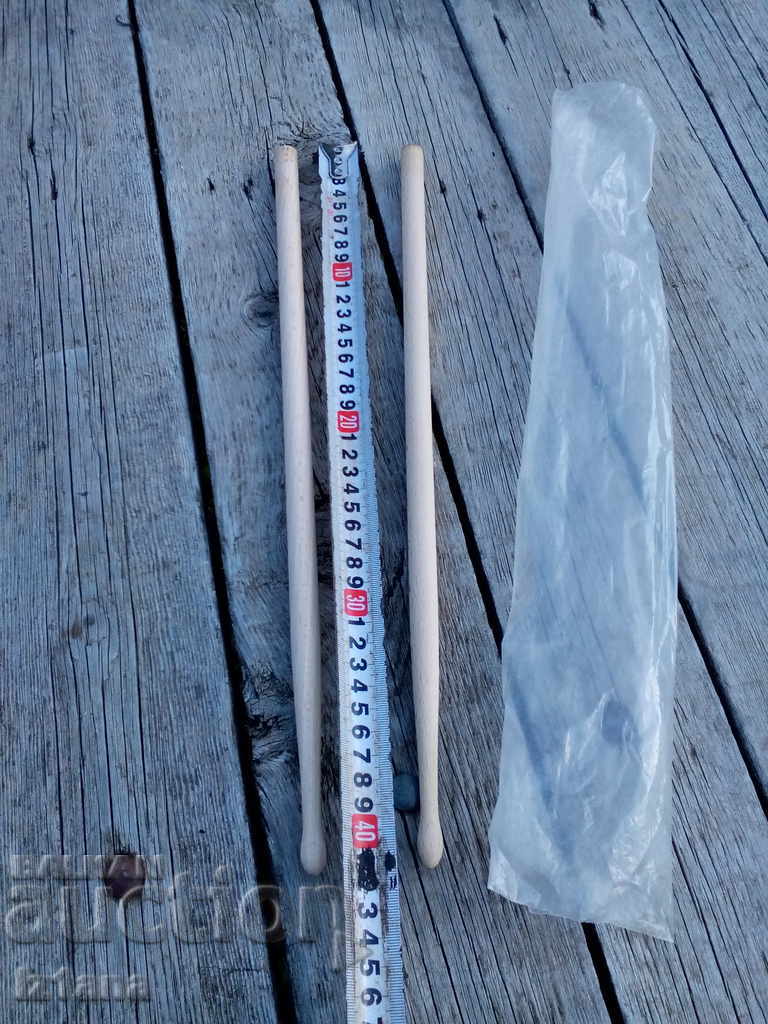 Доставка на Стари палки за барабан Доставка на Стари палки за барабан