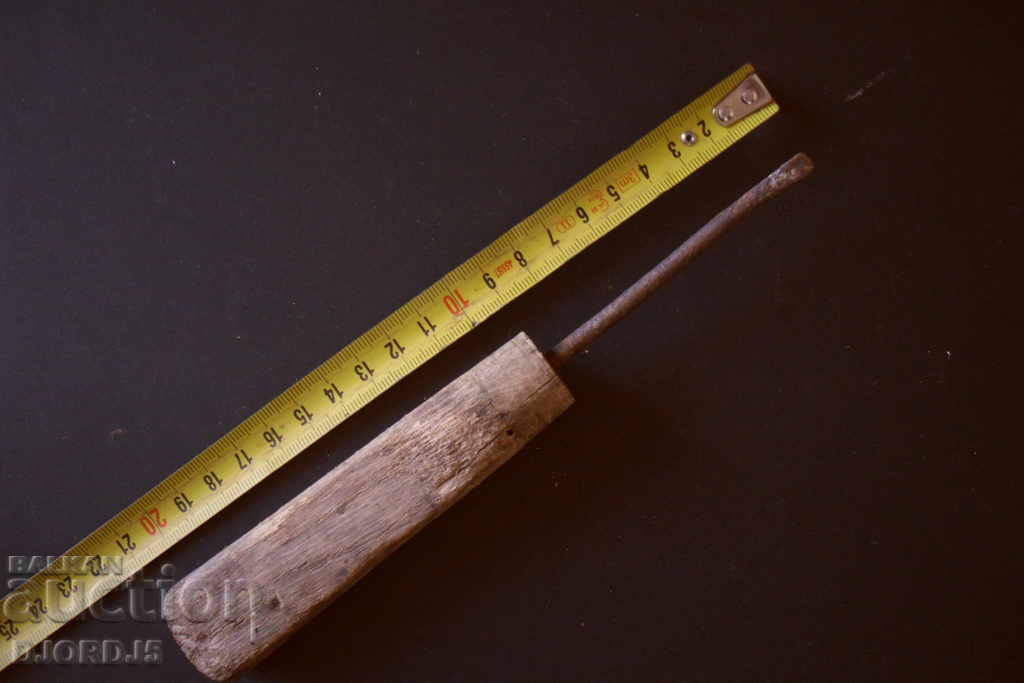 Auction An old screwdriver Auction An old screwdriver