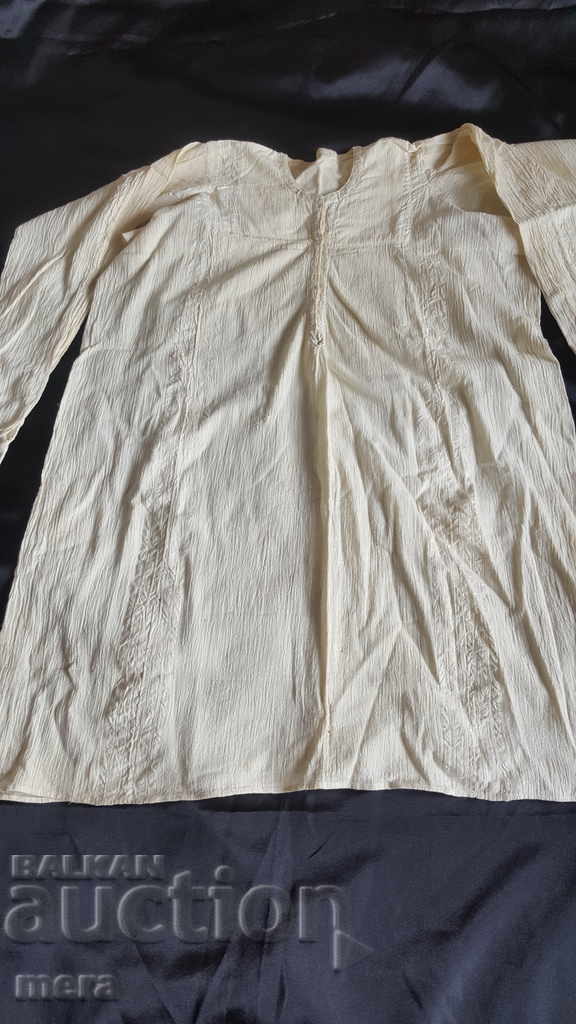 Licitație Cămașă esențială autentică 1 Licitație Cămașă esențială autentică 1