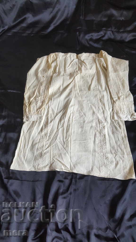 Livrarea Cămașă esențială autentică 1 Livrarea Cămașă esențială autentică 1