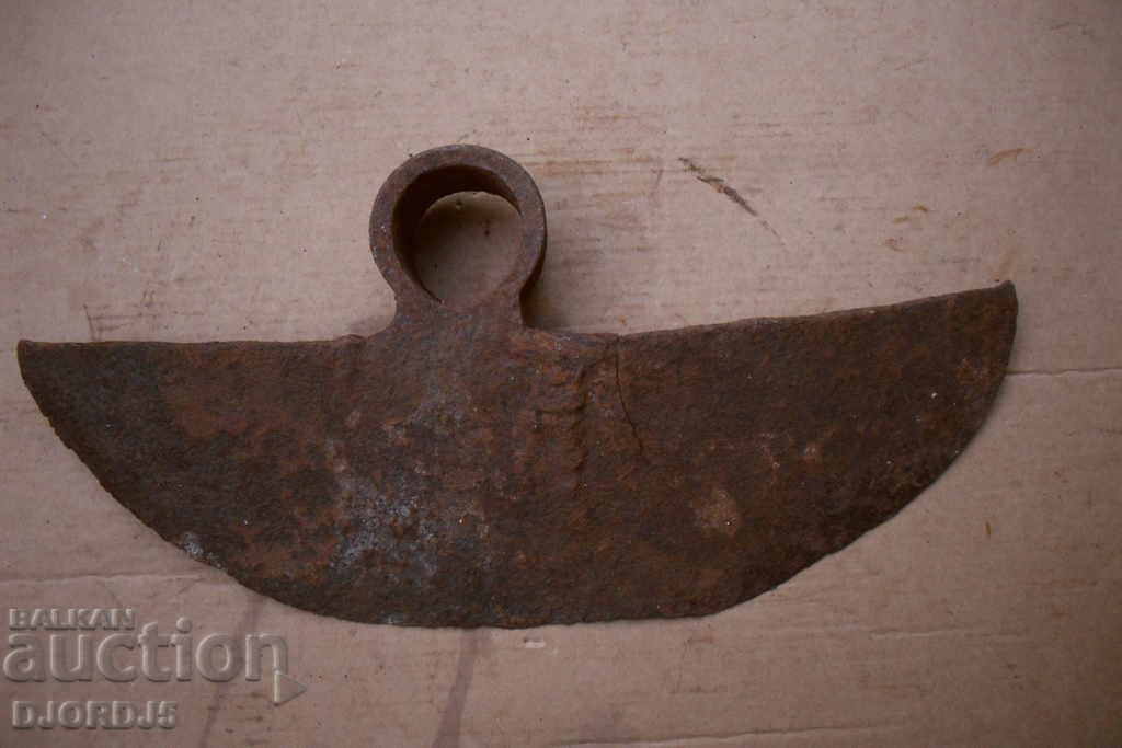 An old pick with price 2.00 BGN | € 1.02 An old pick with price 2.00 BGN | € 1.02