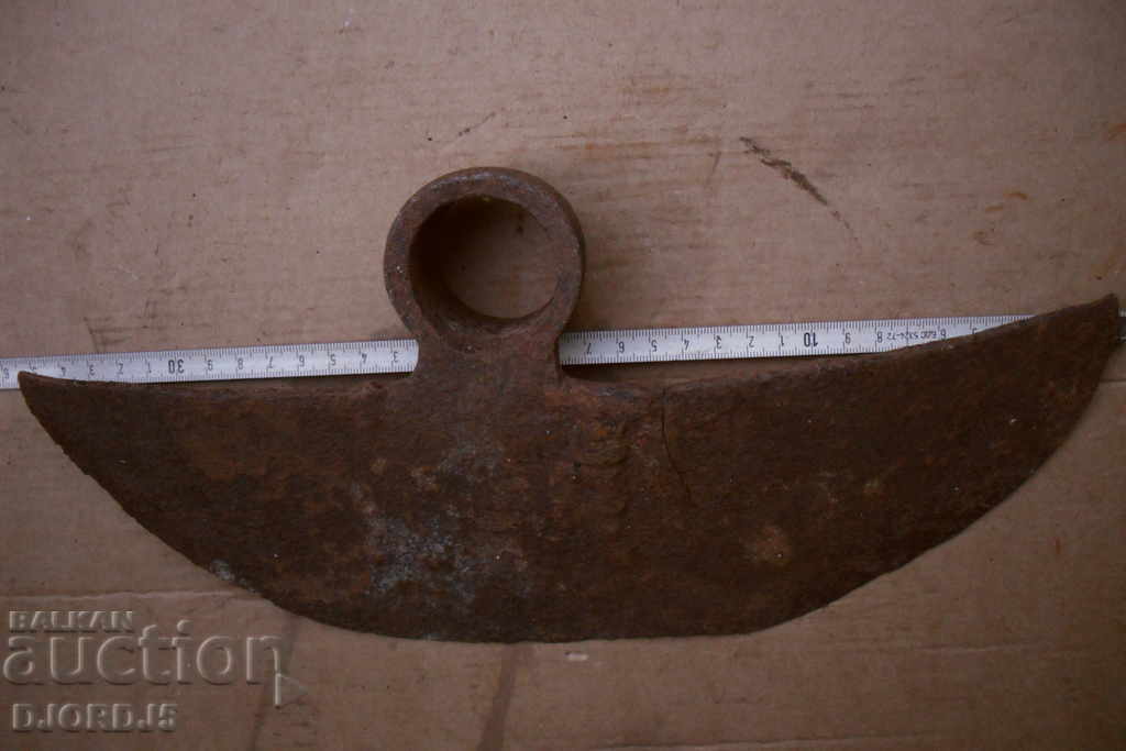 Auction An old pick Auction An old pick