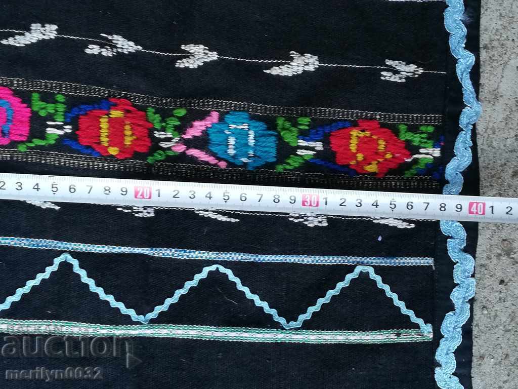 Delivery of Old woven, embroidered and embroidered apron, costume, sukman