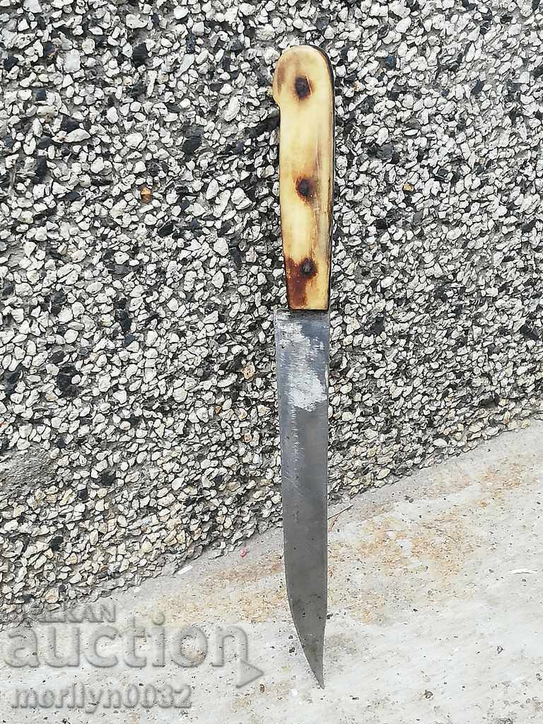 Auction Old butcher's knife with white charred horn shank blade Auction Old butcher's knife with white charred horn shank blade