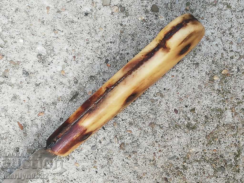 Delivery of Old butcher's knife with white charred horn shank blade Delivery of Old butcher's knife with white charred horn shank blade