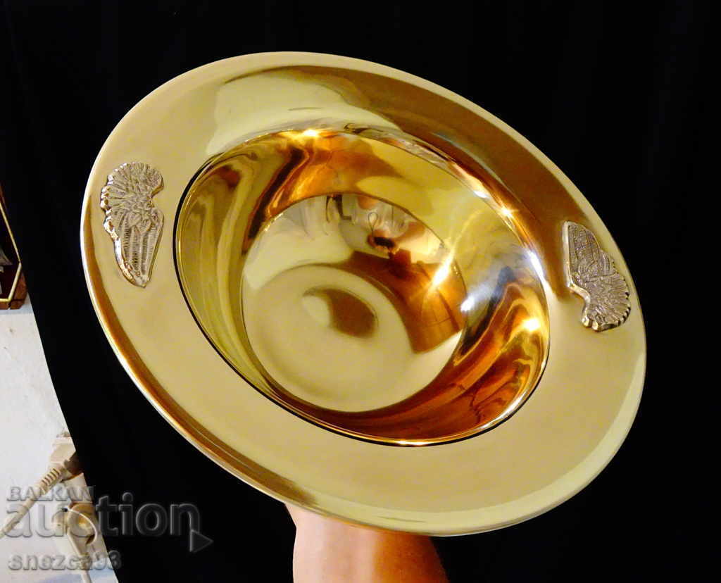 Bronze salad bowl with silver, 600 grade with price 99.00 BGN | € 50.62 Bronze salad bowl with silver, 600 grade with price 99.00 BGN | € 50.62