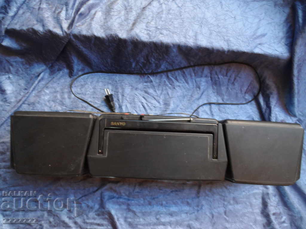 Auction SANIO double-cassette cassette player Auction SANIO double-cassette cassette player