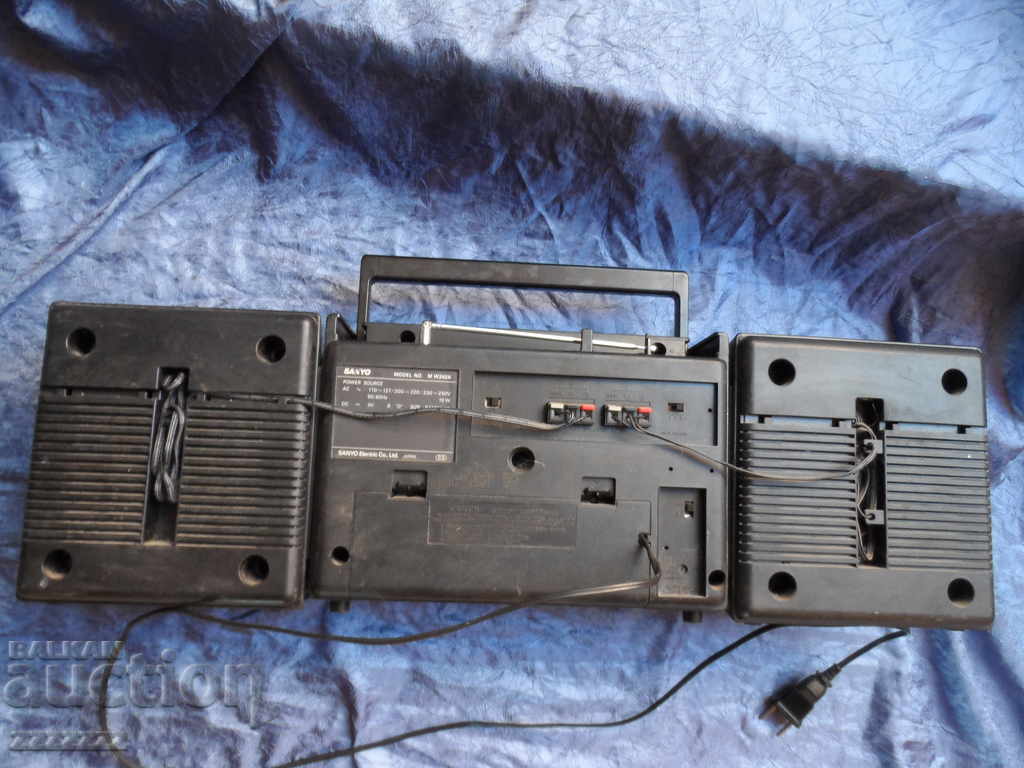 Delivery of SANIO double-cassette cassette player Delivery of SANIO double-cassette cassette player