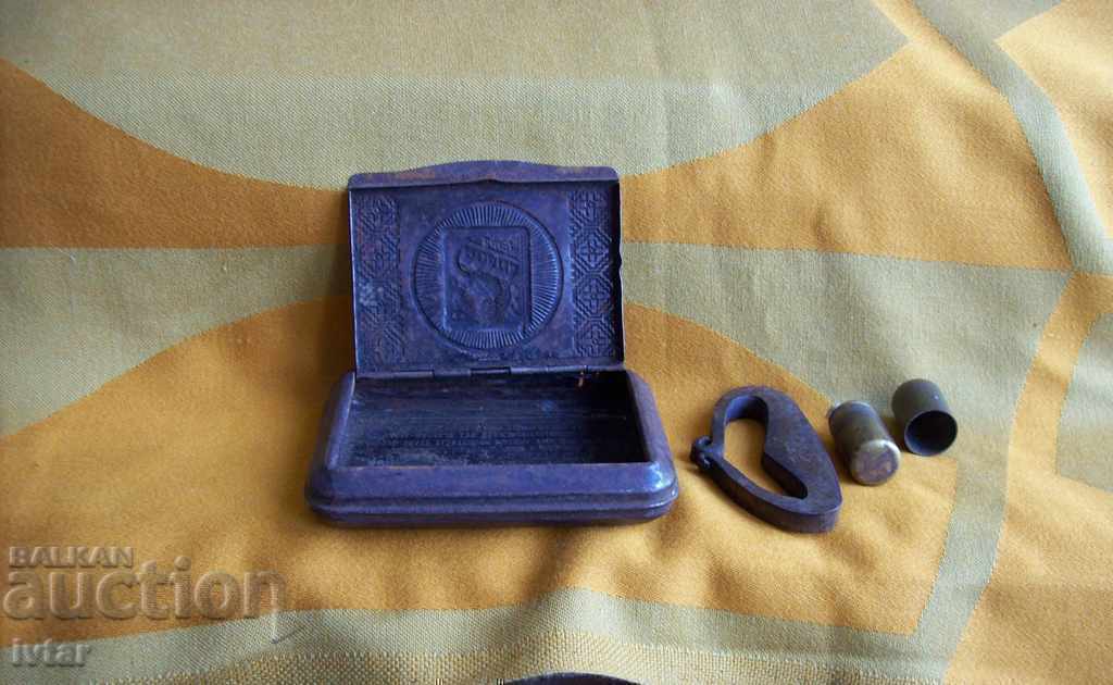 Lot of vintage tobacconist paraphernalia - 5 Lot of vintage tobacconist paraphernalia - 5