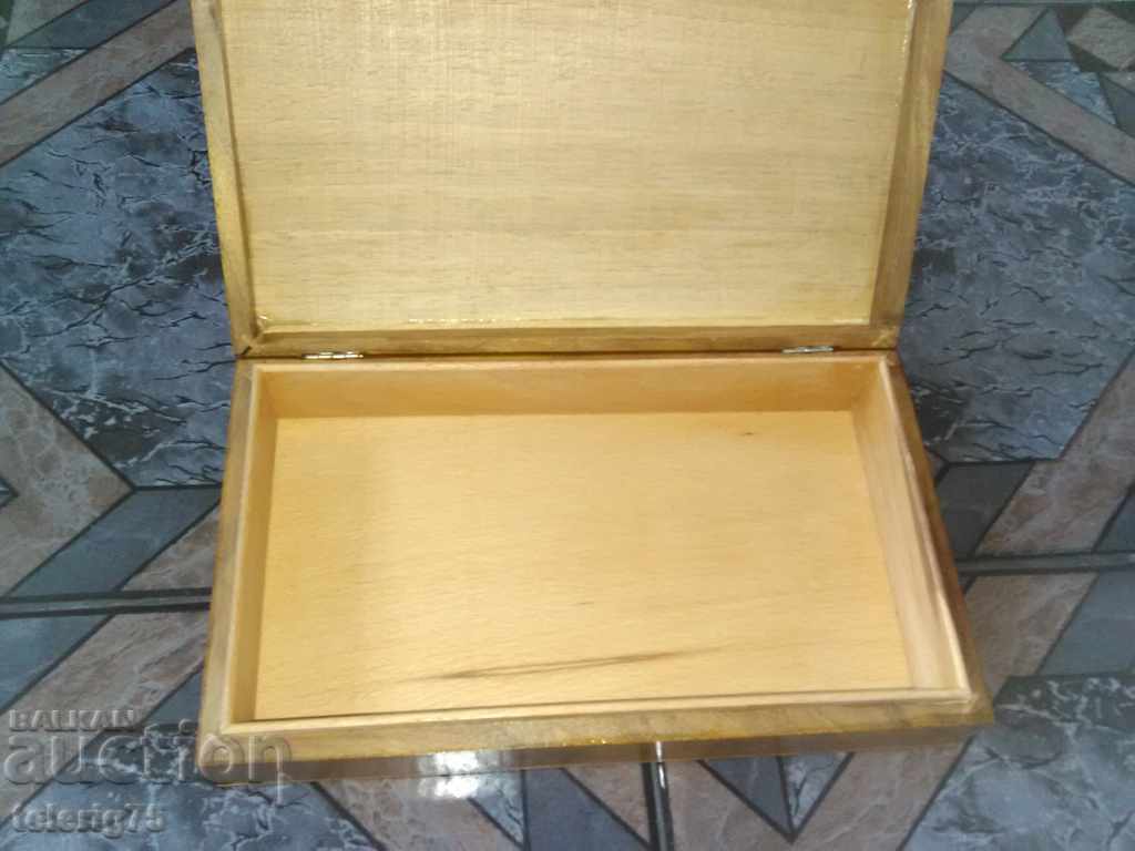 Auction Beautiful Old Wooden Box Auction Beautiful Old Wooden Box