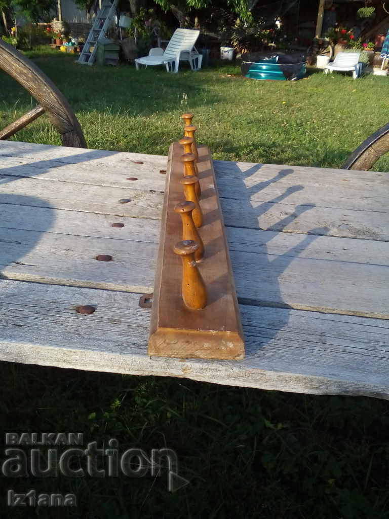 Auction An old hanger Auction An old hanger