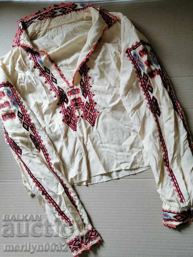 Children's shirt made of silk with Bulgarian embroidery