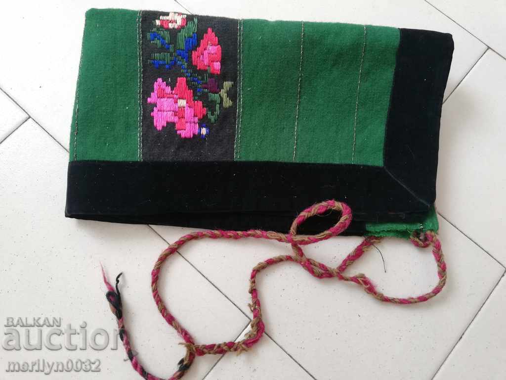 Delivery of Old woven, embroidered and embroidered apron, costume, sukman