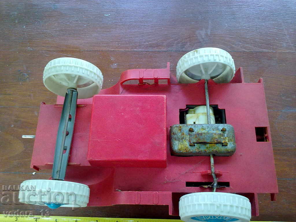 Licitație O jucărie veche