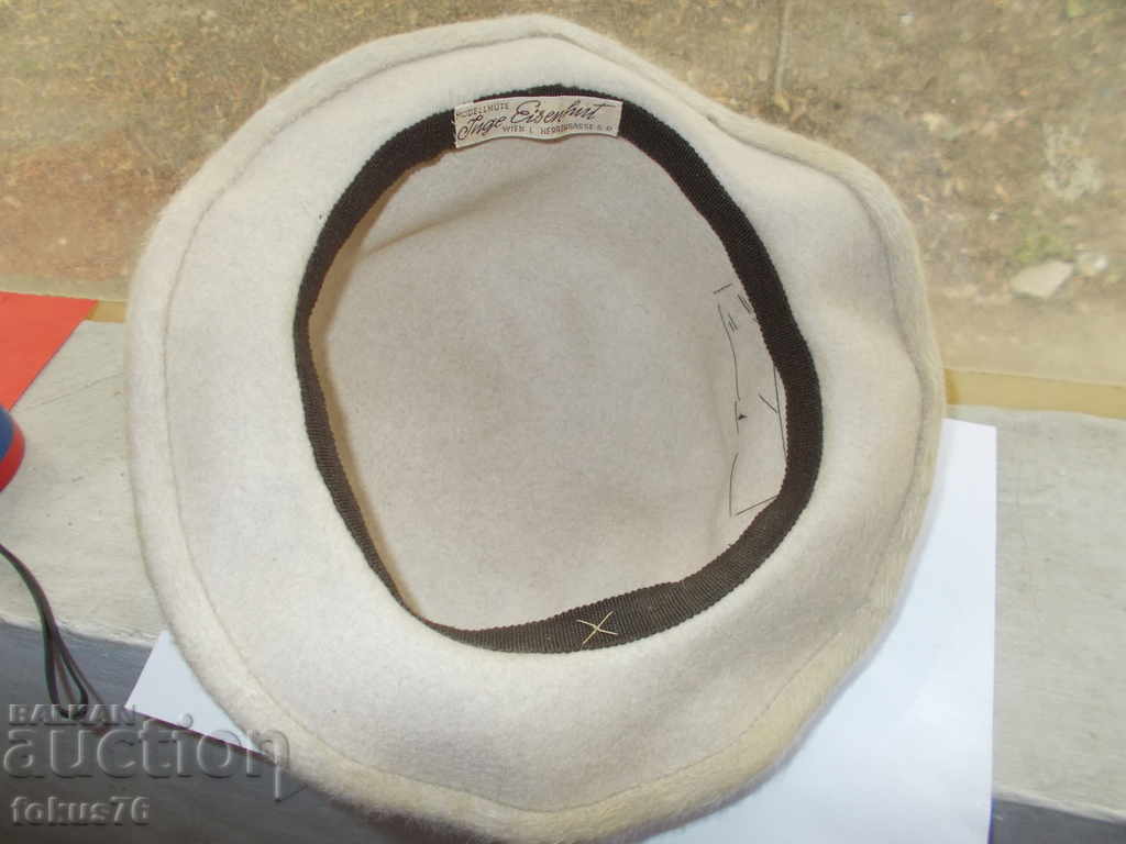 Auction OLD RETRO COLLECTION WOMEN'S Hat with Ribbon - BZC Auction OLD RETRO COLLECTION WOMEN'S Hat with Ribbon - BZC