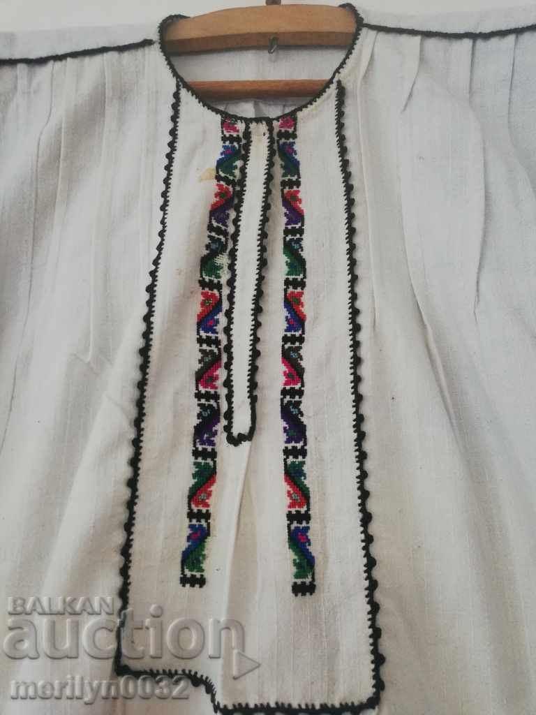 Embroidered shirt wear embroidery lace