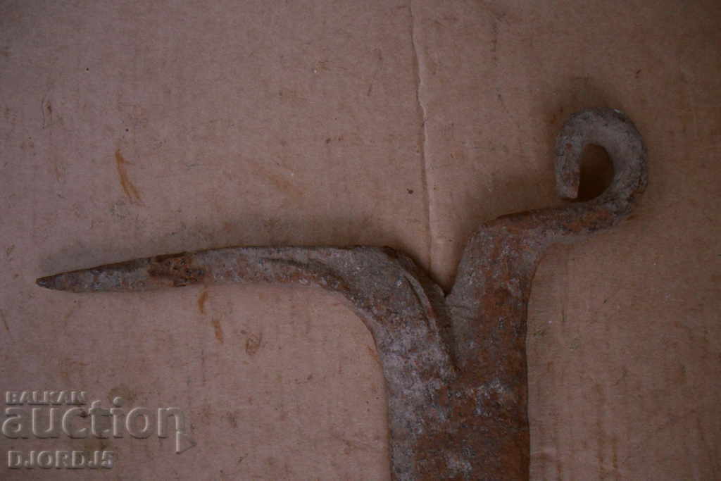 Delivery of An old forged scraper