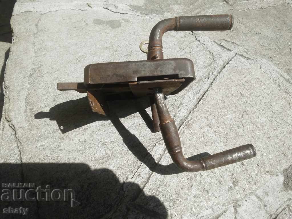 Old key lock. - 7 Old key lock. - 7
