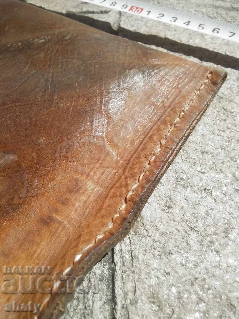 Auction Old leather military bag. Auction Old leather military bag.