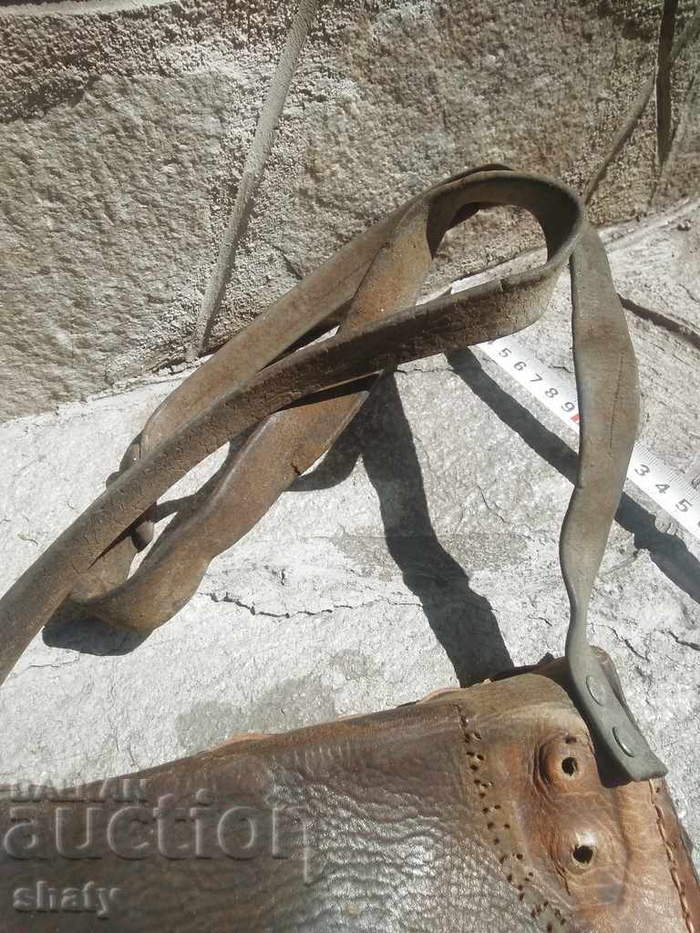 Old leather military bag. - 5 Old leather military bag. - 5