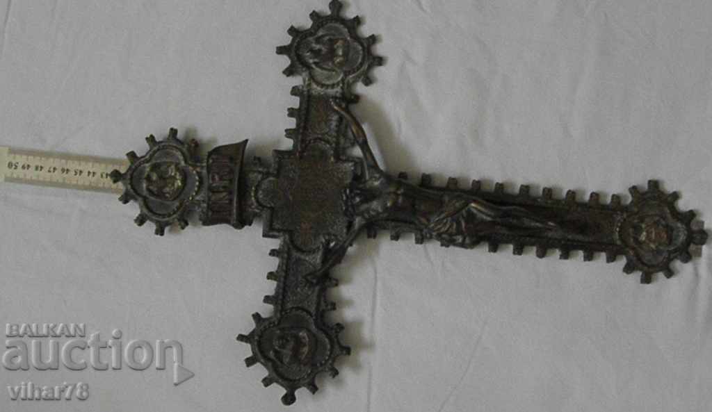 Παράδοση Μεγάλος σταυρός τοίχου