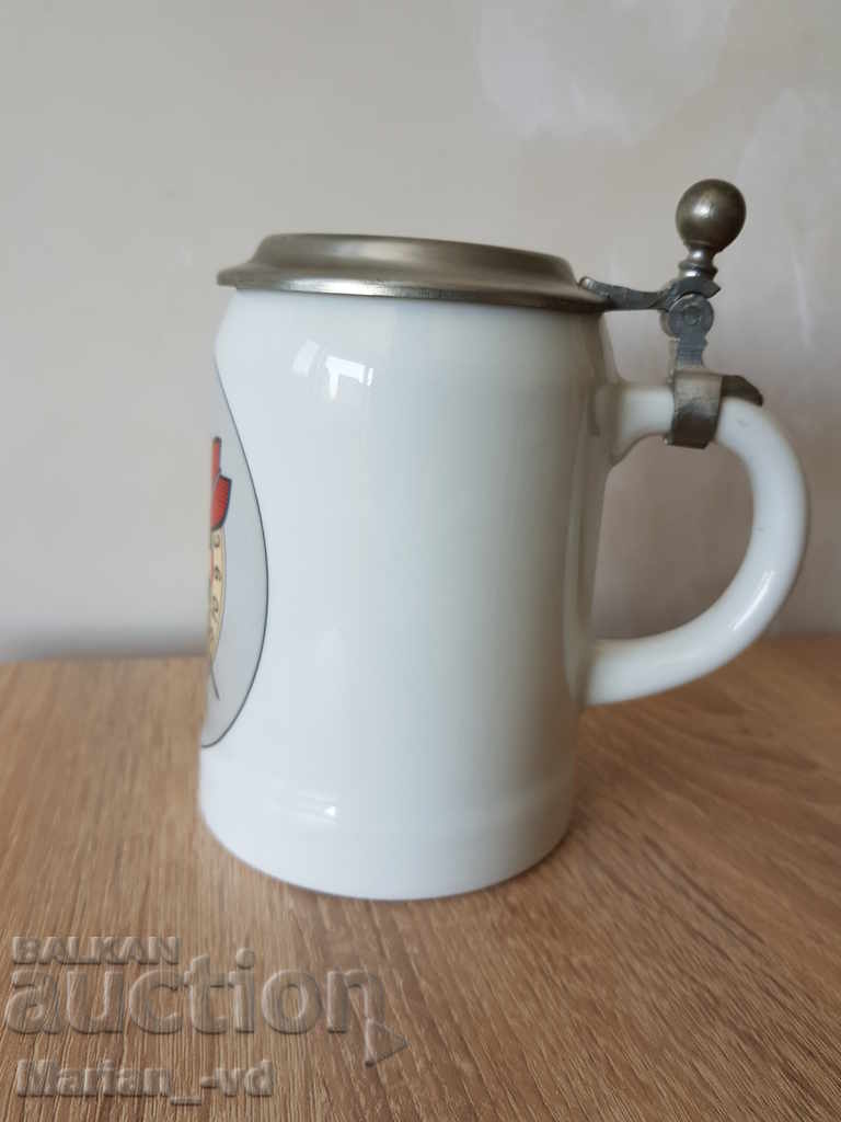 Delivery of Collectible porcelain mug