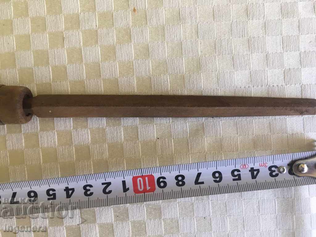 Delivery of SINGLE TRIANGLE OLD