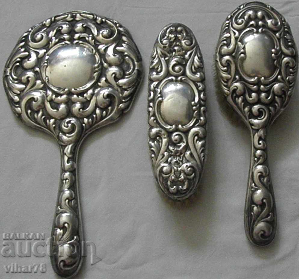 lot of silver mirror and two silver brushes sample 835