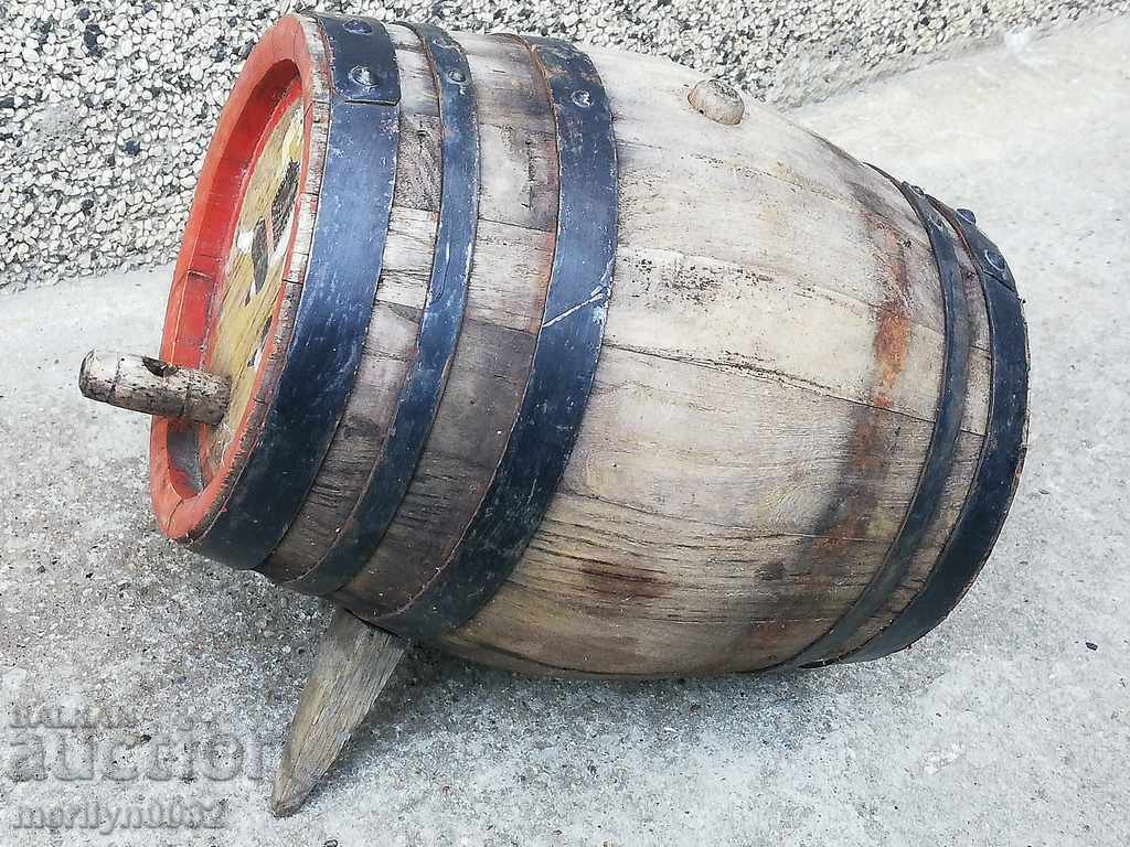 Licitație Un borcan, un butoi, un butoi din lemn Licitație Un borcan, un butoi, un butoi din lemn