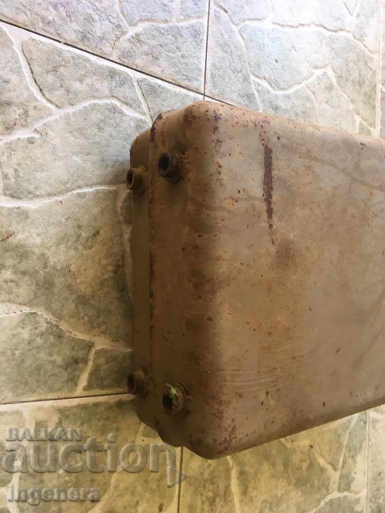 TUBE METAL TWO HANDLES AND A HAMMER - 5 TUBE METAL TWO HANDLES AND A HAMMER - 5