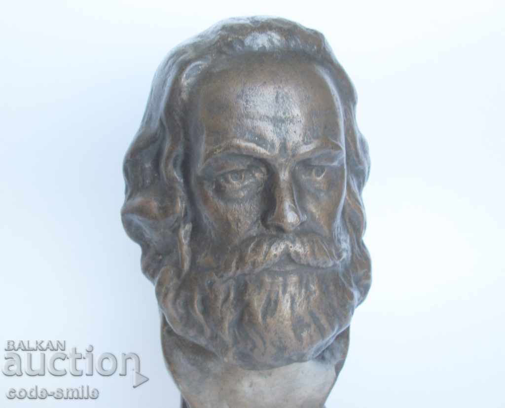 Auction  Old figure statuette of bust of Karl Marx