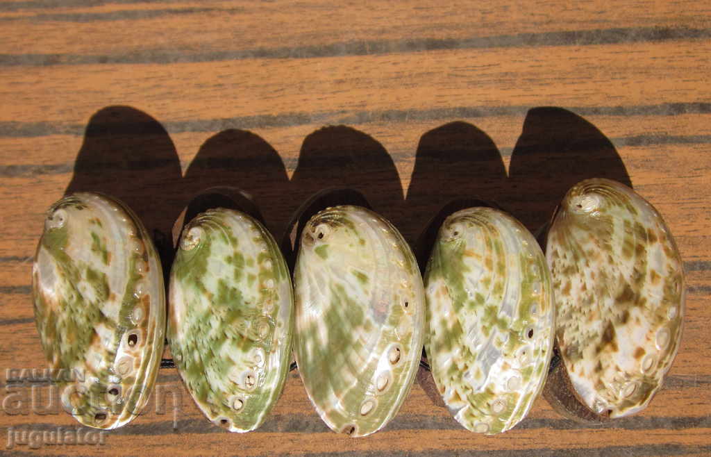 Delivery of old mother of pearl bracelet made of natural mother-of-pearl