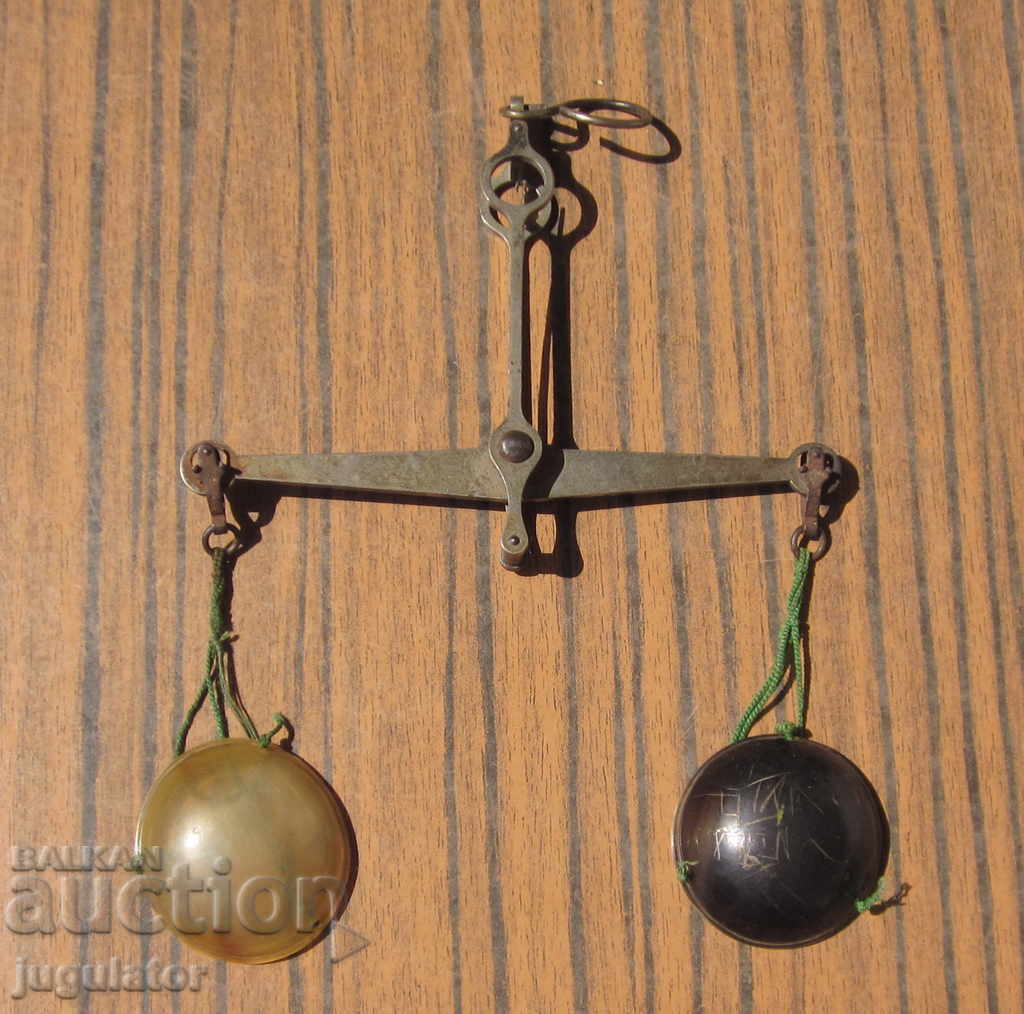 old antique jewelry scale with bony cups with price 25.00 BGN | € 12.78 old antique jewelry scale with bony cups with price 25.00 BGN | € 12.78