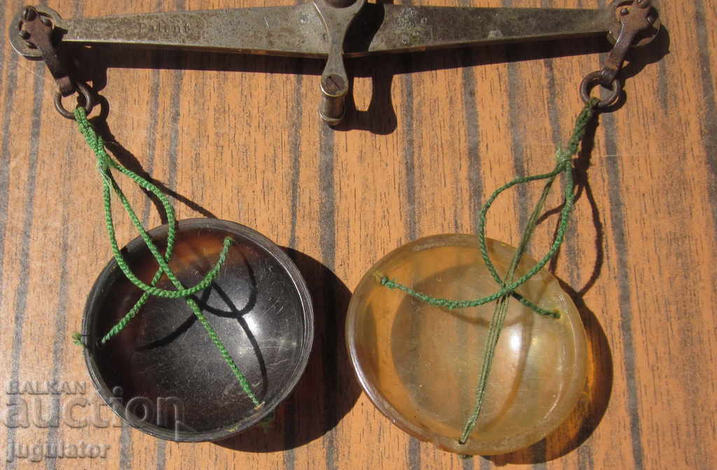 Delivery of old antique jewelry scale with bony cups Delivery of old antique jewelry scale with bony cups