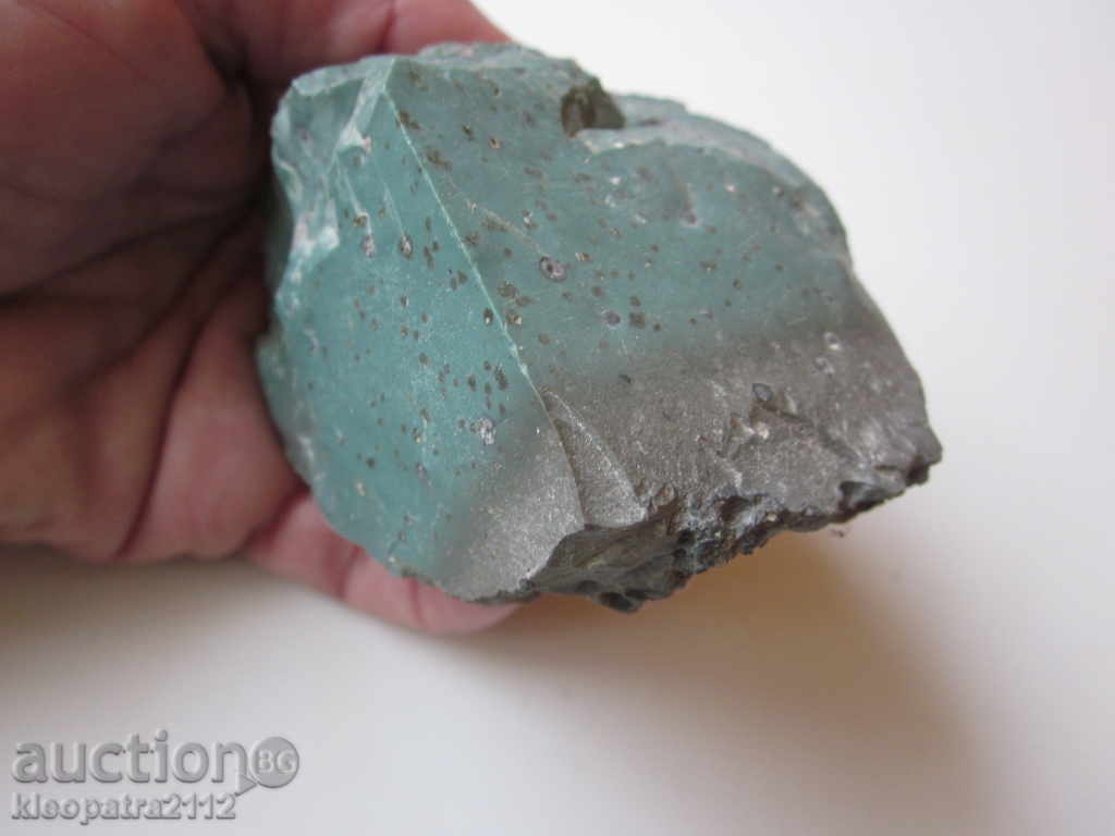 Auction TWO BIG AND RED GREEN STONE! Auction TWO BIG AND RED GREEN STONE!