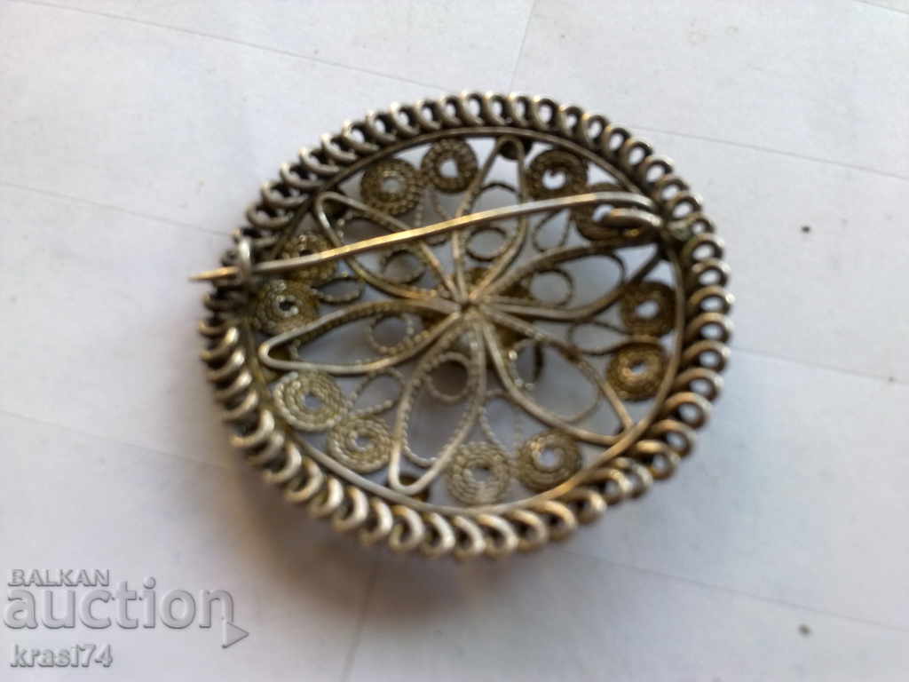 Silver brooch with price 13.00 BGN | € 6.65 Silver brooch with price 13.00 BGN | € 6.65