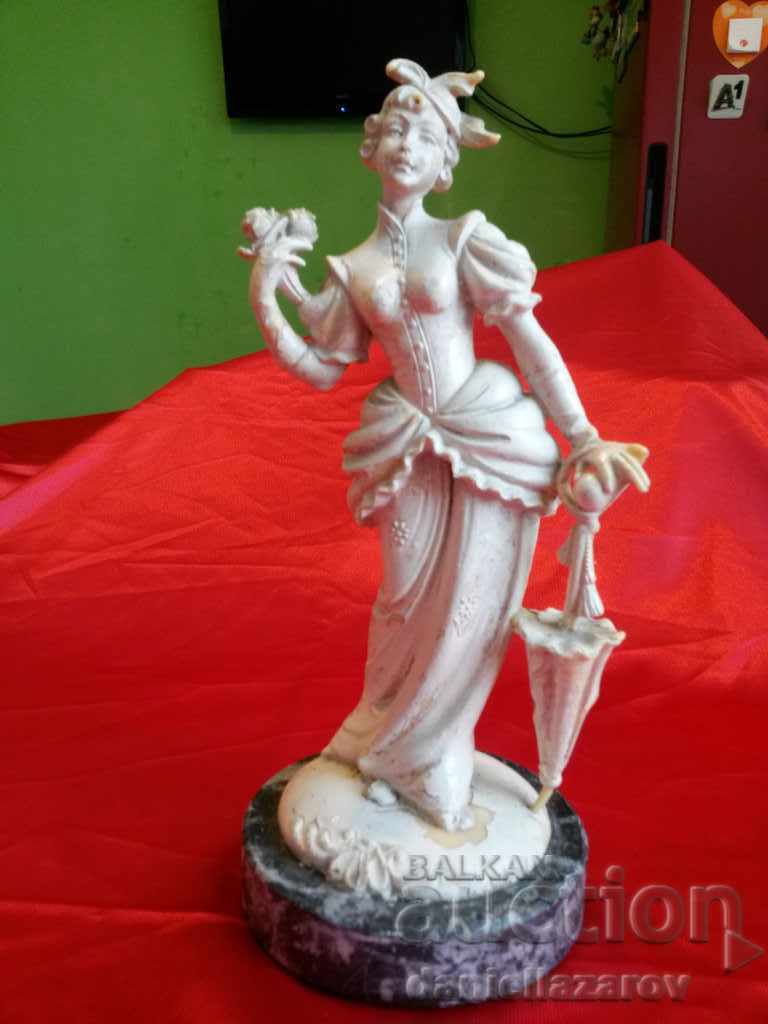 Figurină italiană antică "Doamnă cu umbrelă"