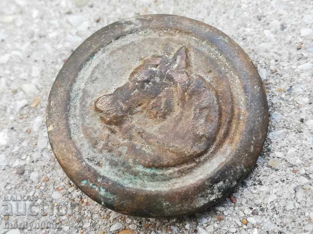 Delivery of Revival bronze application from horse munitions, plastic Delivery of Revival bronze application from horse munitions, plastic