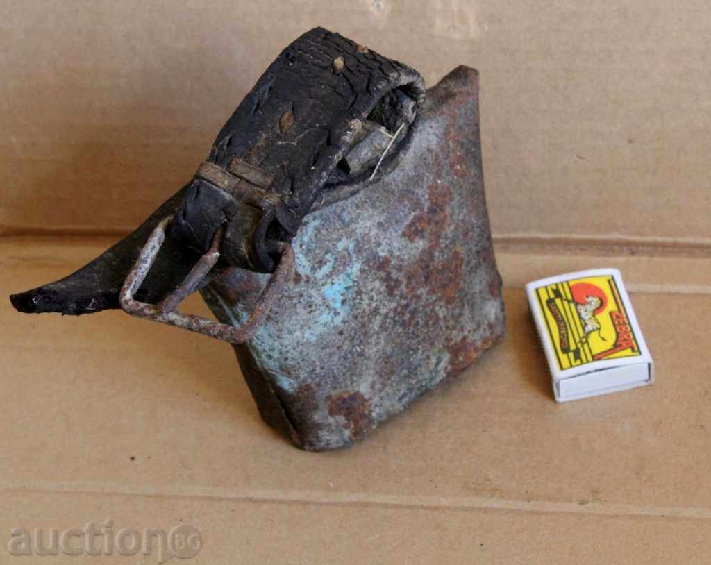 Auction  . LARGE STAR AUTHENTIC CHROMA CHAN ZVANETZ KAISH KAMBANA