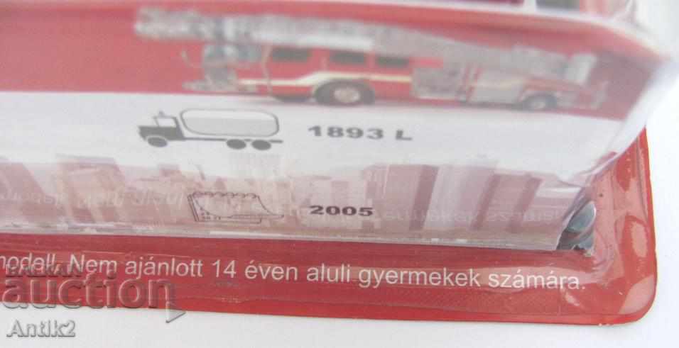 Old Fireman Metal Model - 7 Old Fireman Metal Model - 7