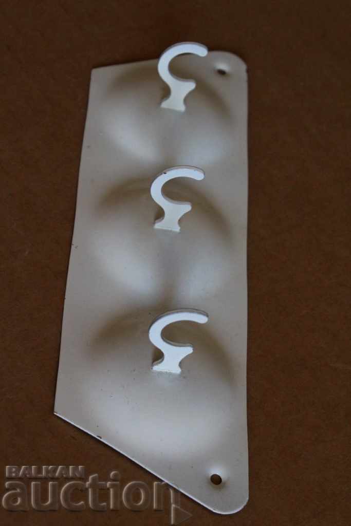 . OLD METAL ENAMELED HANGER KINGDOM BULGARIA EMAIL with price 25.00 BGN | € 12.78 . OLD METAL ENAMELED HANGER KINGDOM BULGARIA EMAIL with price 25.00 BGN | € 12.78